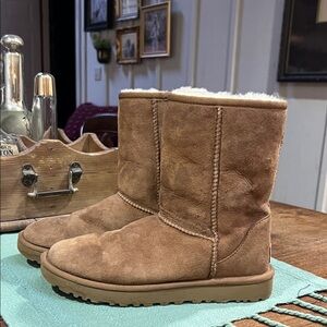 UGG Classic Short II Boots in Chestnut Suede